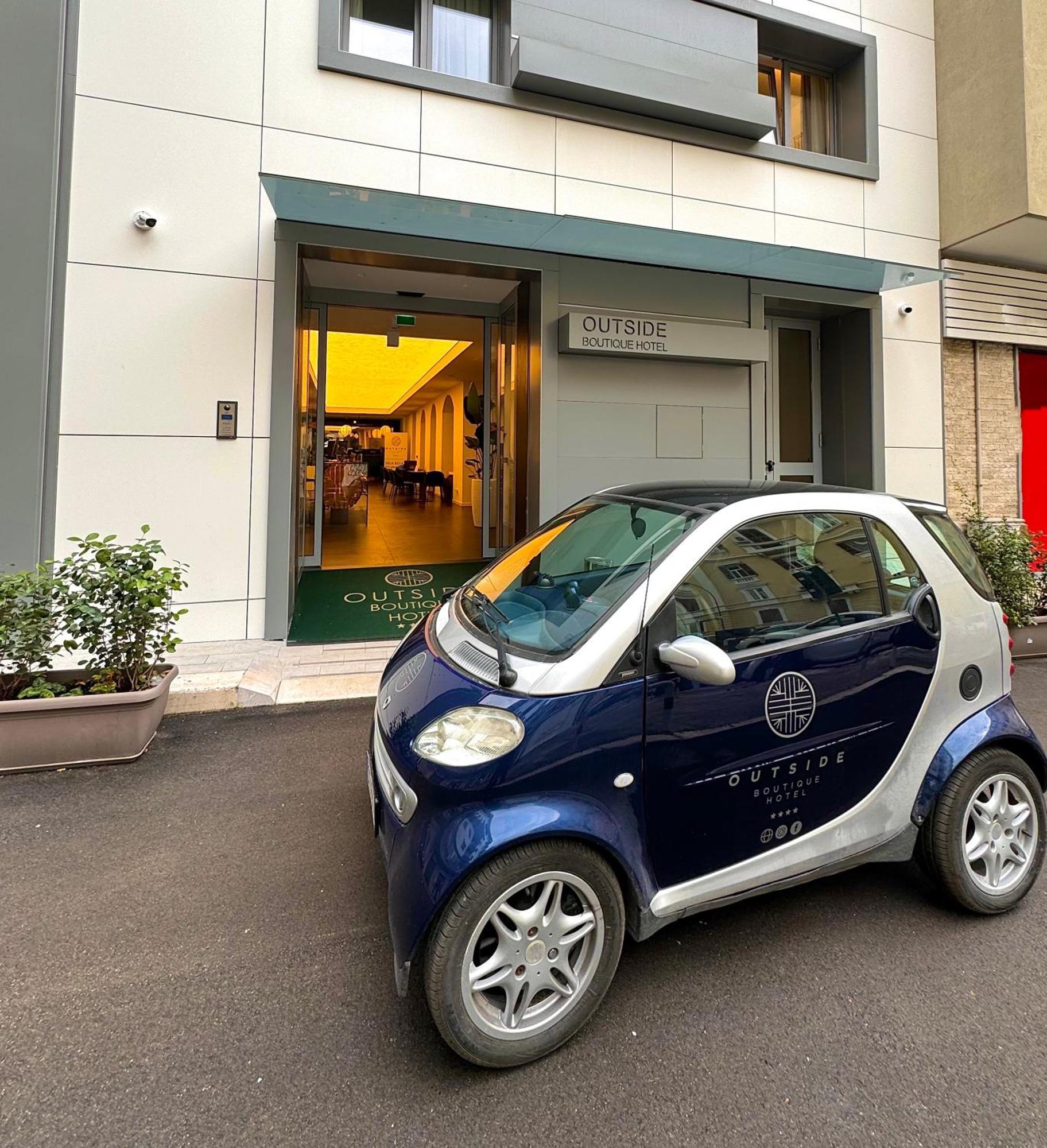 Hotel Outside Boutique